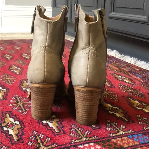 Steve Madden side zip booties - Picture 4 of 4